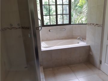 Sea Confiable Vende Casa en Clayton Village