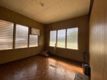 Hopuse and lot for sale in Talisay City, Fairview Village with old Bungalow house lot area:476 sqm