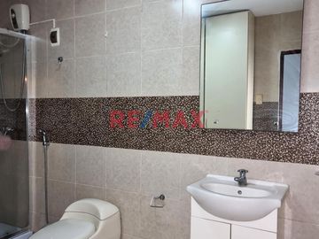 EN PRODUCCIÓN AUDIOVISUAL

  🏡 ¡Vive FRENTE A PARQUE y rodeado de tranquilidad. Se vende esta hermosa casa de 4 pisos ! 🌳🌞

   - Área de terreno: