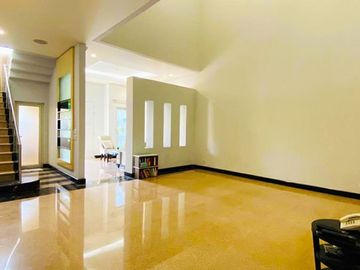 Rumah Cantik di Pondok Indah Jakarta Selatan