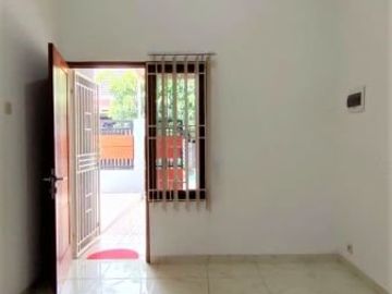 Rumah Hoek Siap Huni Perumahan Grand Mahkota Bekasi