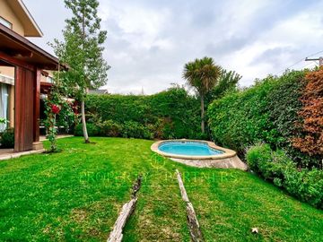 Venta de linda casa en condominio, La Reina