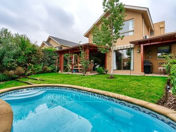 Venta de linda casa en condominio, La Reina