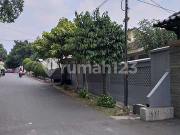 Rumah Nyaman Luas Akses Mudah Lokasi Strategis di Jati Padang, Pasar Minggu - Jakarta Selatan