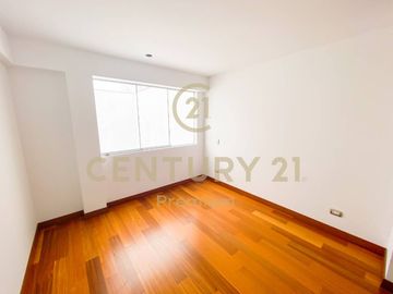 DÚPLEX DE ESTRENO CON VISTA AL MALECÓN - MIRAFLORES