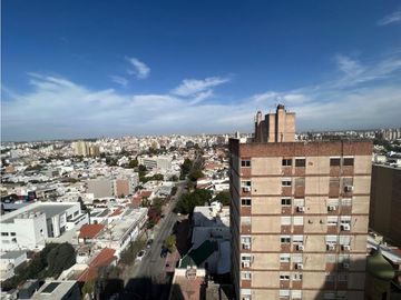 VENTA- DEPARTAMENTO 4 DORMITORIOS- BARRIO ALTO CÓRDOBA