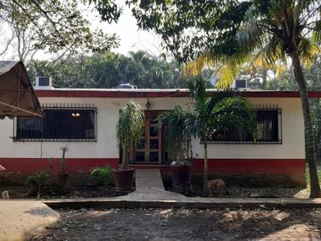INVERSIONISTAS O CONSTRUCTORES EXCELENTE TERRENO ARBOLADO CON CASA Y SALON FIEST