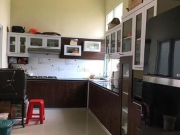 Rumah Bagus dan Lebar di Sri Rejeki Semarang Barat, Dekat Bandara