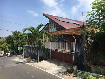 Rumah Bagus dan Lebar di Sri Rejeki Semarang Barat, Dekat Bandara