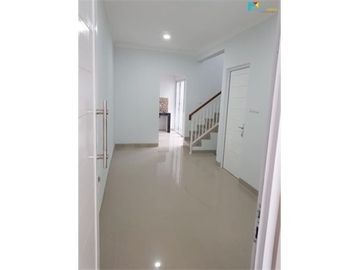 Rumah baru 2 lantai murah di koadu dekat pondok gede