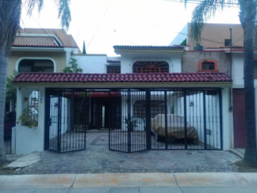 Casa en renta en Lomas Altas