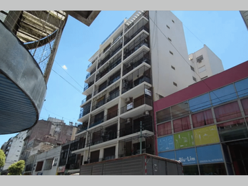NUEVO PRECIO - Departamento en Venta en Balvanera 5 ambientes 3 baños más dependencia, 106 m2 + balcón – Pres. Tte. Gral. Juan Domingo Perón 2300