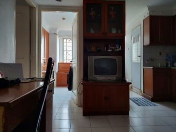 DIJUAL CEPAT !! Apt. Wisma Gading Permai 2BR Bagus dan Rapih , Bisa Nego