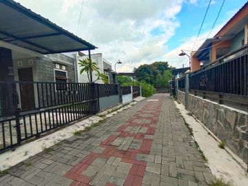 Rumah hook dalam Cluster selatan kampus UII