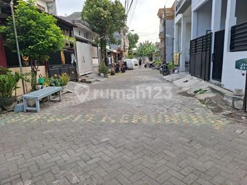 Bebas Banjir, Rumah, 1 Lantai, SHM, Dekat Sekolah Negeri, Siap Huni