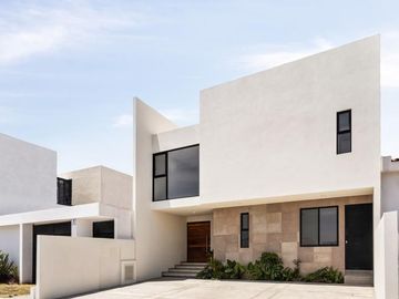 Residencia de Autor en Cumbres del Lago, 5 Recamaras, 5 Baños, Jardín, Pasillo..