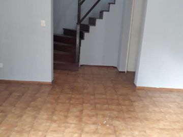 Departamento Duplex  En Venta 4 Ambientes con Cochera - Moreno Centro