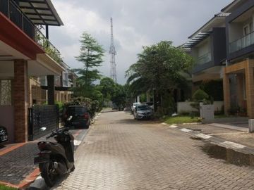 Rumah Nyaman Bagus 2 Lantai di Kebayoran Essence | SC 4839 - RS