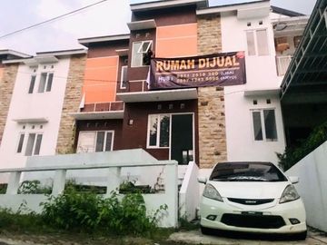 RUMAH SIAP HUNI 2LANTAI DEKAT KOTA KULON PROGO