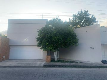 CASA EN REVENTA EN MERIDA, UBICADO EN LA COLONIA EMILIANO ZAPATA