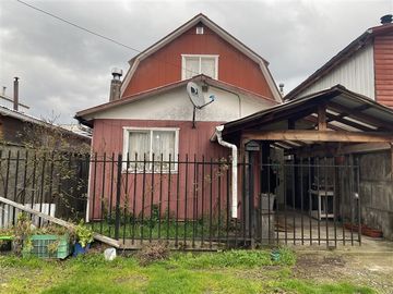 Casa en venta de 3 dorm. en Villarrica