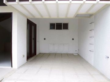Three Storey Townhouse for sale with 4 bedrooms in Friendshi