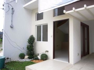 Three Storey Townhouse for sale with 4 bedrooms in Friendshi