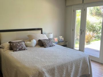 Chalet en venta en Club de Campo Abril