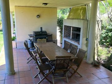 Chalet en venta en Club de Campo Abril