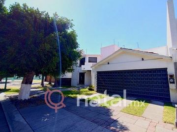 CASA EN VENTA PUERTA DE HIERRO PUEBLA