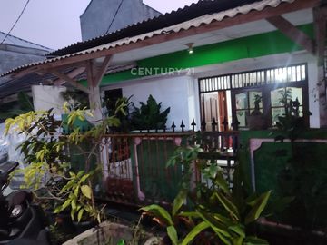 Di Jual Rumah Pinggir Jalan  Besar Di Perumnas Wisma Asri Bekasi
