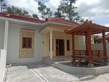 RUMAH BARU SIAP HUNI, ASRI & FREE GAZEBO DI SELOMARTANI, KALASAN