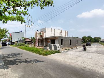 RUMAH SCANDINAVIAN DI PRAMBANAN &plusmn;100 METER KE JALAN JOGJA SOLO