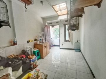 Di Jual Rumah 6 Kamar Cocok Untuk Resto dan Kos Kosan Lokasi Premium Di Dago Bandung