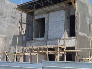 RUMAH 2 LANTAI HARGA 300 JUTAAN DEKAT TOL BUAHBATU
