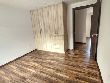 Vendo amplio departamento Sector Udla