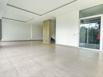 Vendo amplio departamento Sector Udla