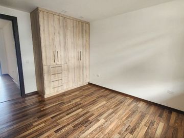 Vendo amplio departamento Sector Udla