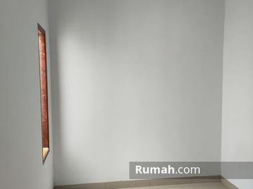 Rumah ideal harga obral dekat tol Desari cash
