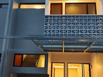 Rumah 2 Lantai Free Biaya2 di Kodau Dekat Toll Jatiwarna dan Jatibening Bekasi