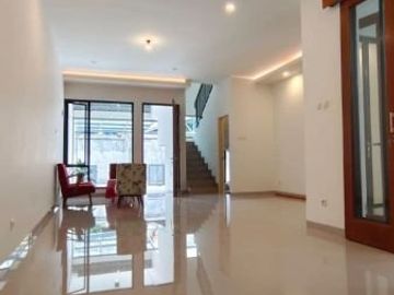 Rumah 2 Lantai Free Biaya2 di Kodau Dekat Toll Jatiwarna dan Jatibening Bekasi