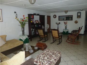 VENDO CASA EN CIUDAD JARDIN BARRANQUILLA