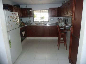 VENDO CASA EN CIUDAD JARDIN BARRANQUILLA