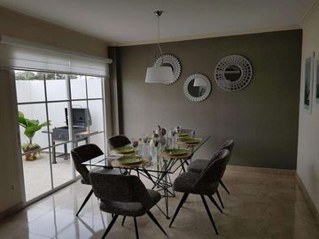 Venta de Casa Modelo Acuarela en la Urb. Casa Laguna, Samborondon, C.C.Dorado y Plaza Batan