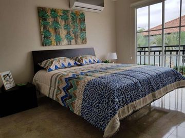 Venta de Casa Modelo Acuarela en la Urb. Casa Laguna, Samborondon, C.C.Dorado y Plaza Batan