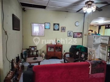 Rumah Hitung Tanah Dekat Pondok Indah Mall, Turun Harga Lagi