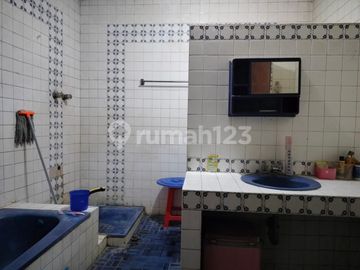 Rumah Hitung Tanah Dekat Pondok Indah Mall, Turun Harga Lagi