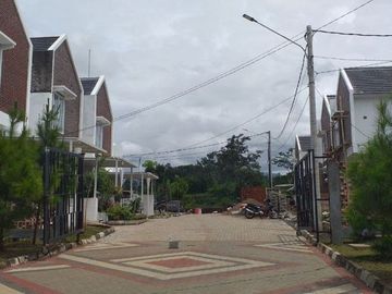 HUNIAN ALA EROPA RUMAH RASA VILLA SEJUK ASRI DI CILAME NGAMPRAH