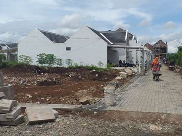 HUNIAN ALA EROPA RUMAH RASA VILLA SEJUK ASRI DI CILAME NGAMPRAH