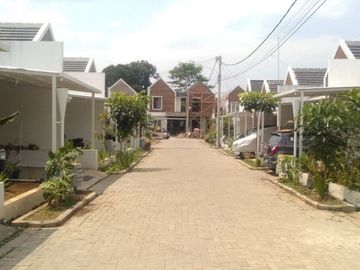 HUNIAN ALA EROPA RUMAH RASA VILLA SEJUK ASRI DI CILAME NGAMPRAH